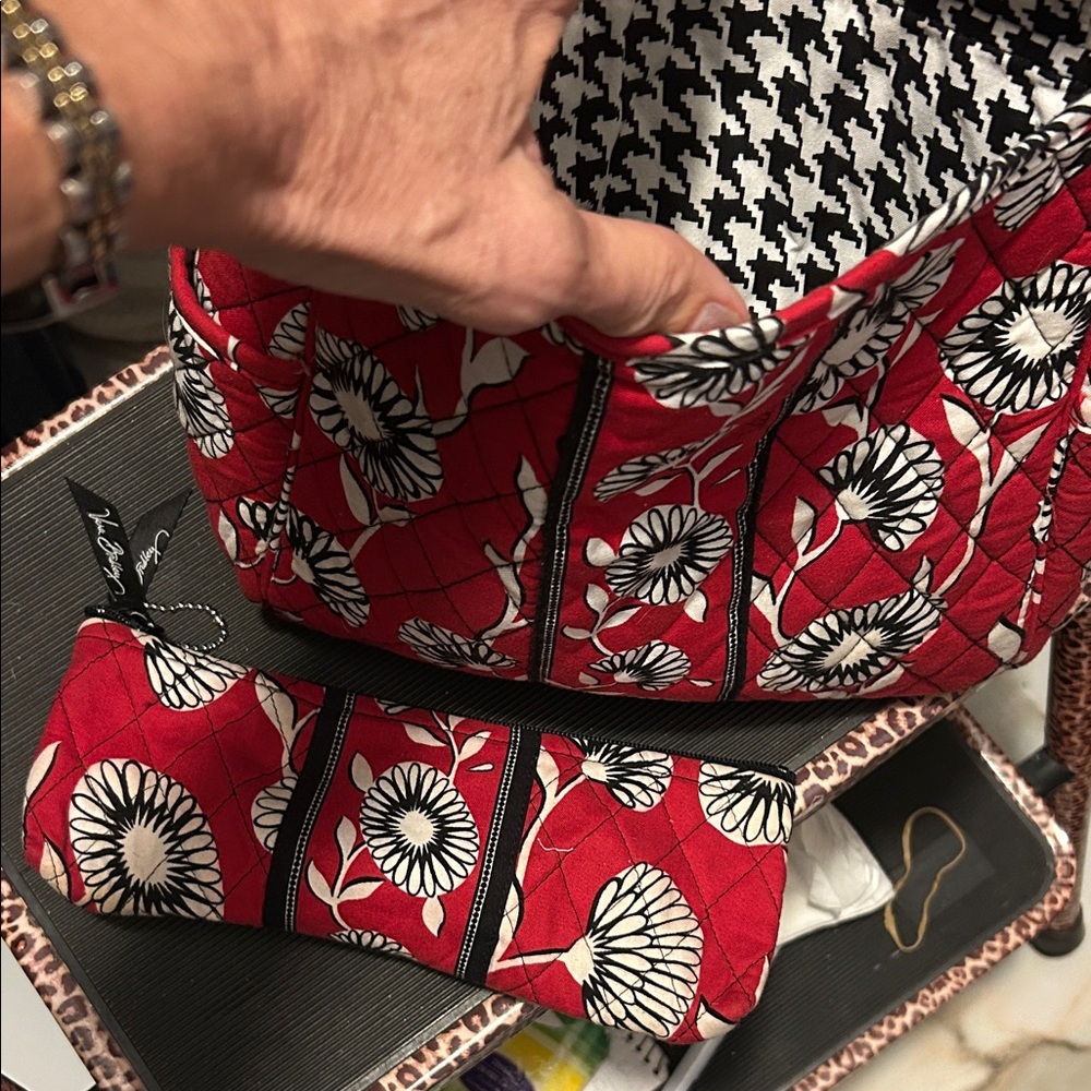 Vera Bradley Red with Black & white Floral Backpack and case - Picture 3 of 6